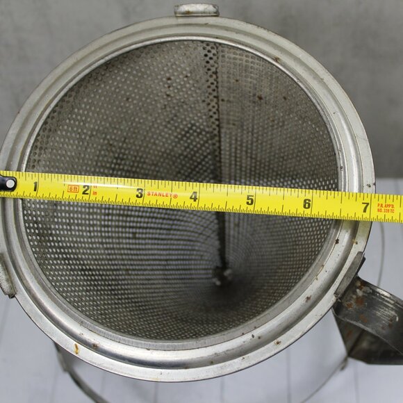 Vintage Metal Sieve Strainer in Stand - Kitchen Canning Food Mill - Picture 7 of 10